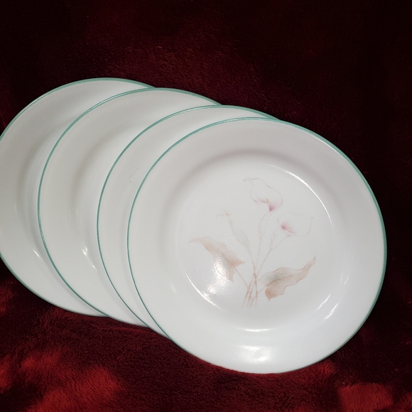 Corelle Corning Three Dreams Calla Lily Bread Plate Set of 4 - Picture 1 of 4